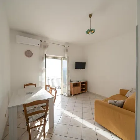 Dachi House Ferienhaus