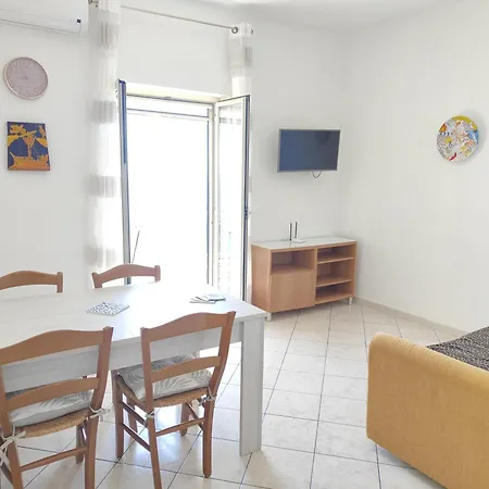 Dachi House Ferienhaus *