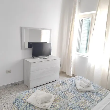 Dachi House Ferienhaus